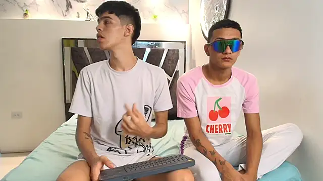 TWINKS FRIENDS online show from November 2025 07:31:01 AM