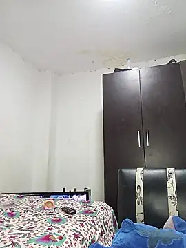 paisita122 online show from March 2026 05:44:01 AM