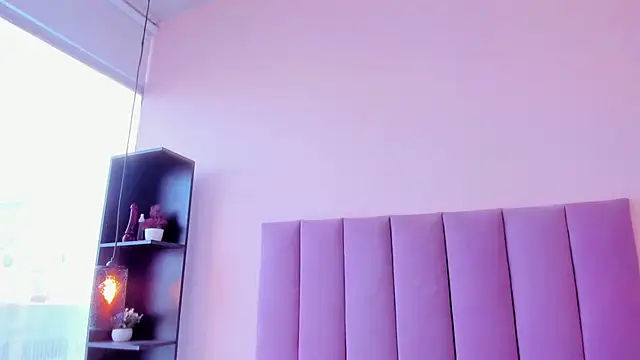 violet myerrs online show from November 2025 12:37:02 PM