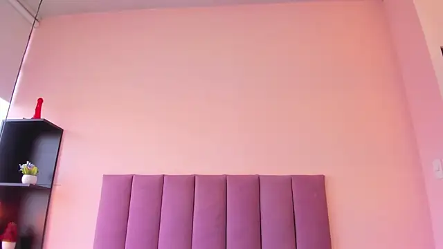 Snapshot of violet_myerrs chatting on February 2026 01:25:01 PM violet myerrs online show from February 2026 01:25:01 PM