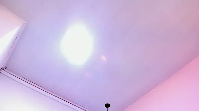 Snapshot of violet_myerrs chatting on February 2026 12:31:01 PM violet myerrs online show from February 2026 12:31:01 PM