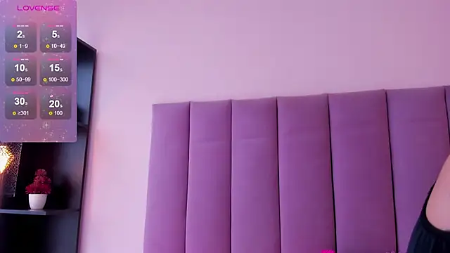 Snapshot of violet_myerrs chatting on February 2026 01:08:02 PM violet myerrs online show from February 2026 01:08:02 PM