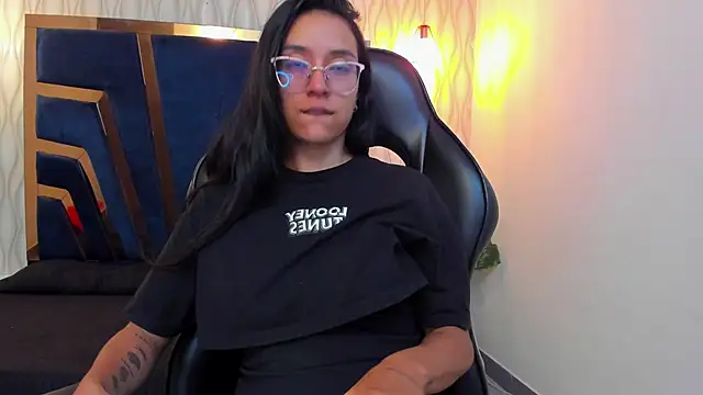 zoe martins  online show from February 2026 05:19:02 PM