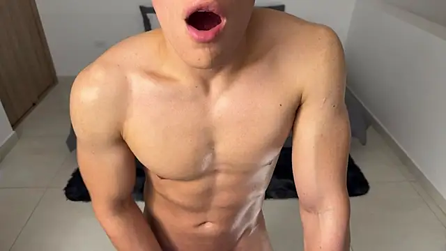 Snapshot of Maxx_Lancaster chatting on February 2026 03:06:01 PM Maxx Lancaster online show from February 2026 03:06:01 PM