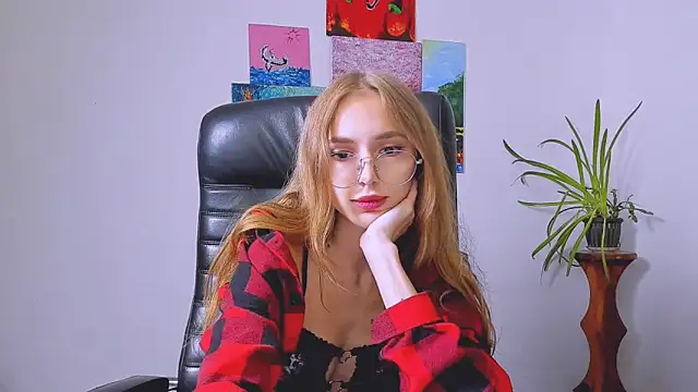 Miss SammyQ online show from September 2025 07:28:01 PM