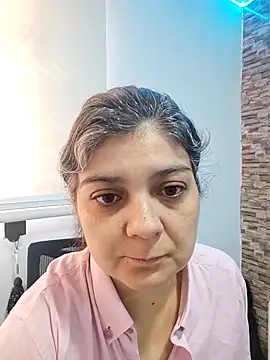 queemking online show from February 2026 07:07:01 PM