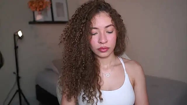 isabella-garcia- online show from February 2026 01:50:01 AM