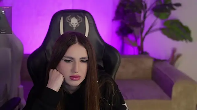 Goldie Flame online show from February 2026 03:33:02 AM