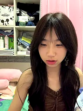 xiaotao-999 online show from November 2025 04:29:01 PM