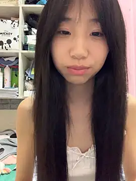 xiaotao-999 online show from November 2025 04:18:01 PM