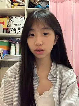 xiaotao-999 online show from November 2025 04:17:02 PM