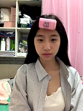 xiaotao-999 online show from November 2025 03:52:02 PM