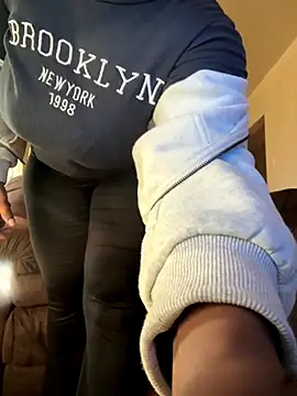 yummy0322 online show from October 2025 12:57:02 PM