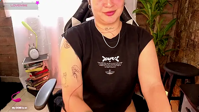 Snapshot of _kat_1995 chatting on September 2025 07:14:02 PM kat 1995 online show from September 2025 07:14:02 PM