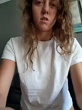 Snapshot of Eveline_Beauty_Kitty chatting on October 2025 08:12:01 AM Eveline Beauty Kitty online show from October 2025 08:12:01 AM