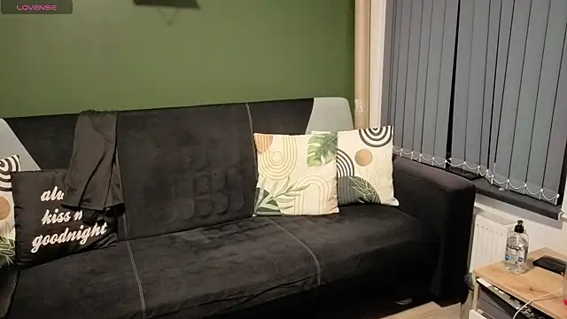 Snapshot of Eveline_Beauty_Kitty chatting on November 2025 05:46:02 PM Eveline Beauty Kitty online show from November 2025 05:46:02 PM