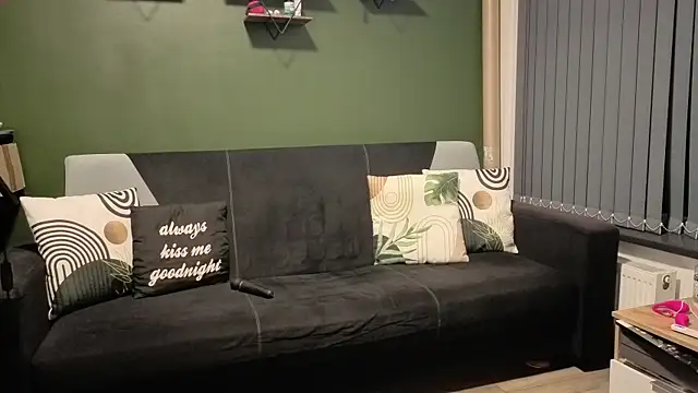 Snapshot of Eveline_Beauty_Kitty chatting on November 2025 07:56:02 PM Eveline Beauty Kitty online show from November 2025 07:56:02 PM