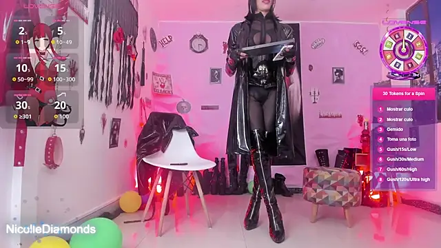 Snapshot of NicolleDiamonds_cg chatting on October 2025 01:03:02 PM NicolleDiamonds cg online show from October 2025 01:03:02 PM