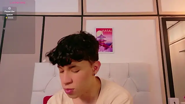 Axel  Evans online show from April 2026 12:10:01 PM