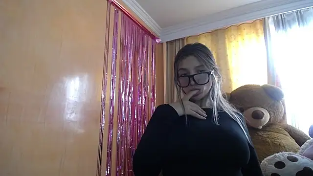 Snapshot of miss_lilieth chatting on May 2026 02:22:02 PM miss lilieth online show from May 2026 02:22:02 PM