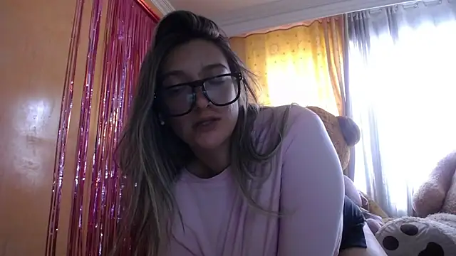 Snapshot of miss_lilieth chatting on June 2026 02:11:01 PM miss lilieth online show from June 2026 02:11:01 PM