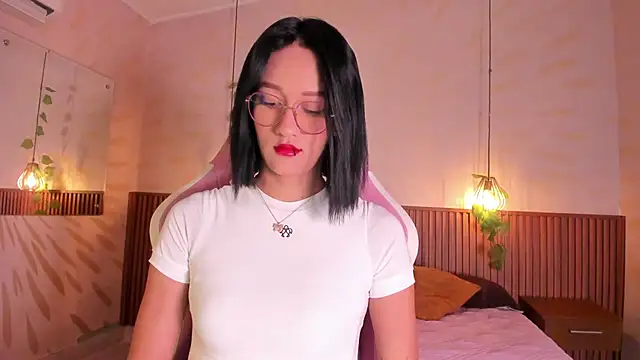 Snapshot of daphne_courtis chatting on June 2026 03:07:01 AM daphne courtis online show from June 2026 03:07:01 AM