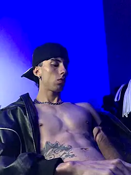 Snapshot of redmen69 chatting on October 2025 03:24:02 AM redmen69 online show from October 2025 03:24:02 AM