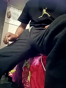 Snapshot of zebba12 chatting on November 2025 05:21:01 AM zebba12 online show from November 2025 05:21:01 AM