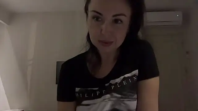 Snapshot of Gilin1 chatting on October 2025 07:15:01 PM Gilin1 online show from October 2025 07:15:01 PM