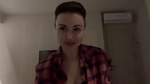 Snapshot of Gilin1 chatting on November 2025 07:05:02 PM Gilin1 online show from November 2025 07:05:02 PM