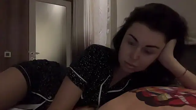 Snapshot of Gilin1 chatting on November 2025 08:10:01 PM Gilin1 online show from November 2025 08:10:01 PM