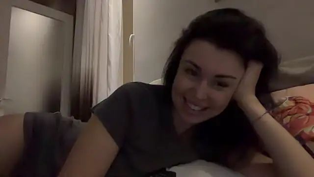 Snapshot of Gilin1 chatting on November 2025 08:20:01 PM Gilin1 online show from November 2025 08:20:01 PM