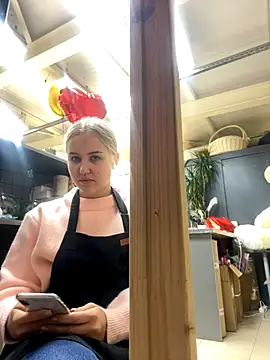 Snapshot of CandyVice chatting on October 2025 05:10:02 PM CandyVice online show from October 2025 05:10:02 PM