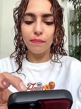 Snapshot of imhelena chatting on January 2026 09:17:01 PM imhelena online show from January 2026 09:17:01 PM