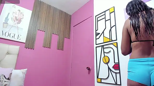 Lucia Spear online show from November 2025 12:59:02 PM