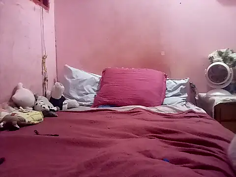 Snapshot of Kellye_hotTs chatting on November 2025 09:19:01 AM Kellye hotTs online show from November 2025 09:19:01 AM