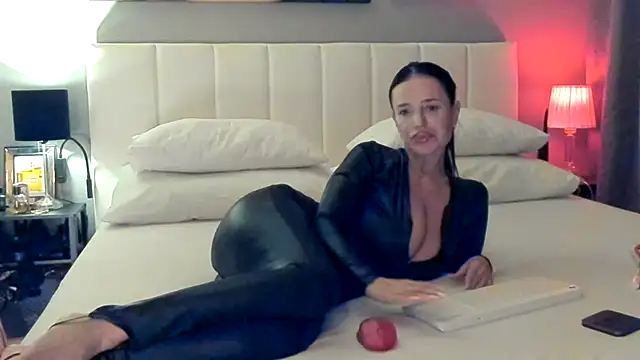 Snapshot of simonacavali chatting on December 2025 07:54:01 PM simonacavali online show from December 2025 07:54:01 PM