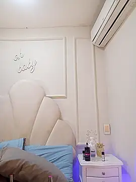 Kaylachannell online show from February 2026 03:44:01 AM