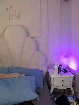 Snapshot of Kaylachannell chatting on June 2026 03:44:01 AM Kaylachannell online show from June 2026 03:44:01 AM