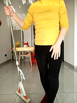 chengcheng12 online show from December 2025 01:45:01 AM