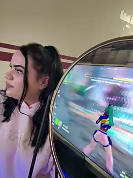 Snapshot of Shellybttn chatting on September 2025 02:00:02 AM Shellybttn online show from September 2025 02:00:02 AM