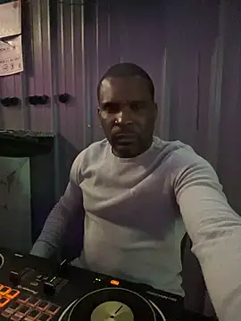 Snapshot of Sooperior chatting on February 2026 12:29:02 AM Sooperior online show from February 2026 12:29:02 AM