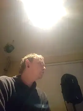 piercingpik online show from April 2026 09:39:33 PM