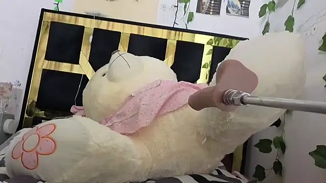 lucywhite13 online show from January 2026 10:58:02 PM