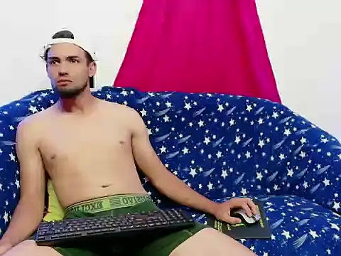 cristian-gp online show from November 2025 03:05:01 AM