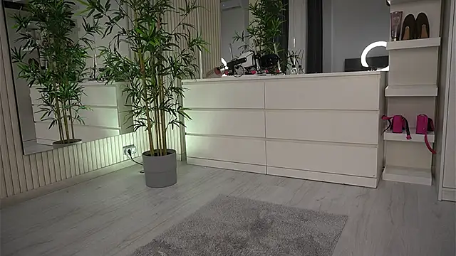 EmmaBlanco online show from April 2026 05:05:01 AM