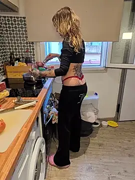 sarahpearlx online show from February 2026 04:45:02 PM