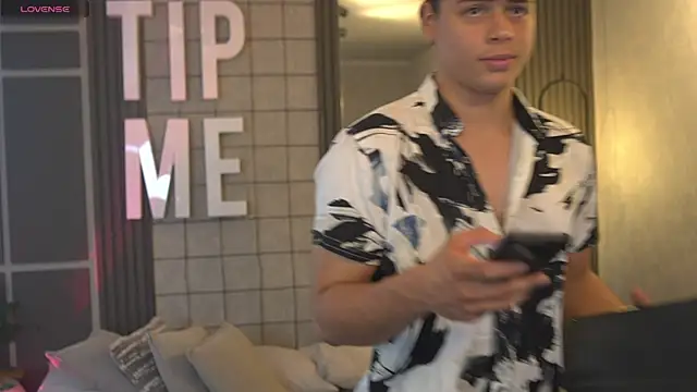 Ethan occonor online show from September 2025 06:42:01 PM