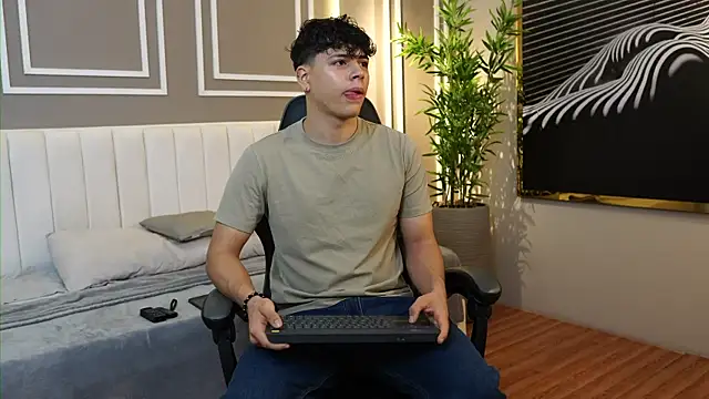 Ethan occonor online show from November 2025 08:14:01 AM