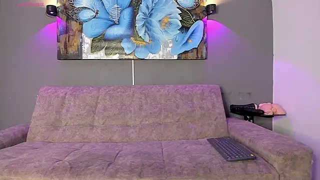 elizabeth lamer online show from October 2025 06:45:02 AM